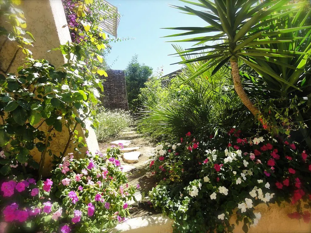 Guest house Les Grimaldines - Maison D'Hotes