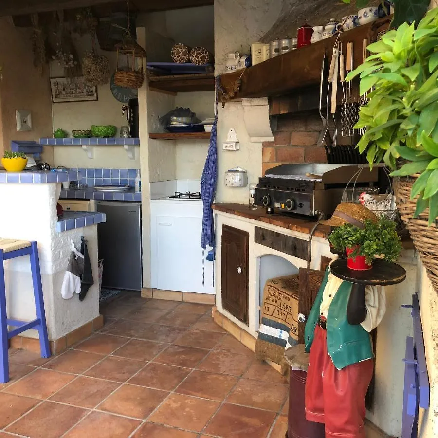Les Grimaldines - Maison D'Hotes Guest house